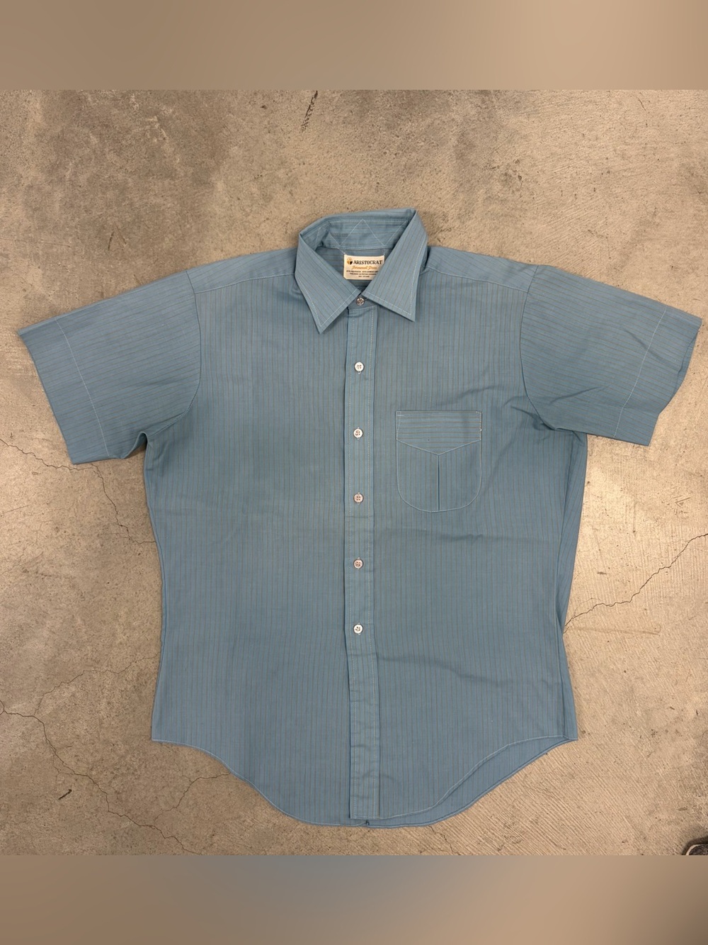 Aristocrat Men's Short-Sleeve Button-Down Permanent Press Shirt in Blue
